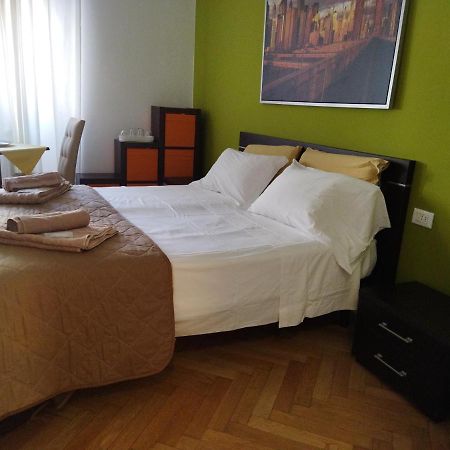 Piazza Goldoni Rooms Триест Экстерьер фото