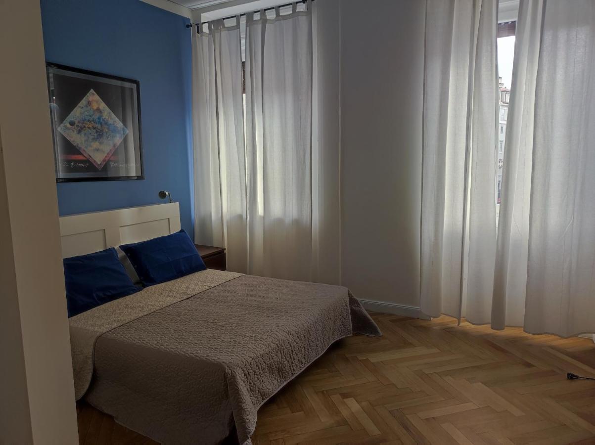Piazza Goldoni Rooms Триест Экстерьер фото