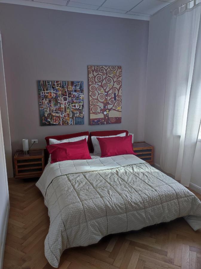Piazza Goldoni Rooms Триест Экстерьер фото