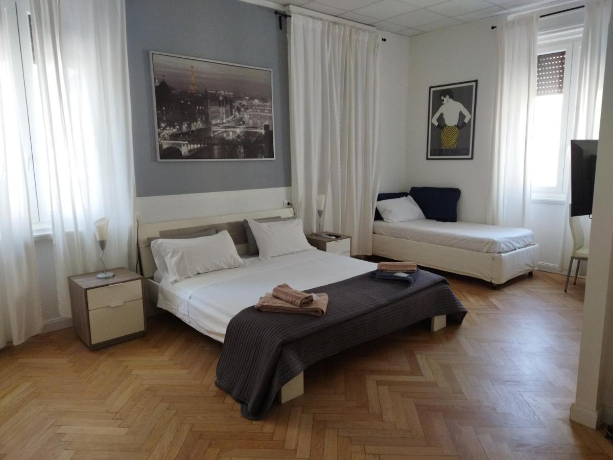 Piazza Goldoni Rooms Триест Экстерьер фото